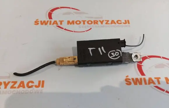 Peugeot RCZ Aerial antenna amplifier 214071
