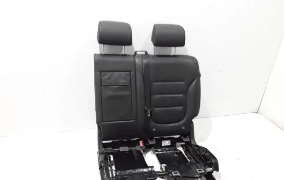 Volkswagen Touareg II Rear seat 