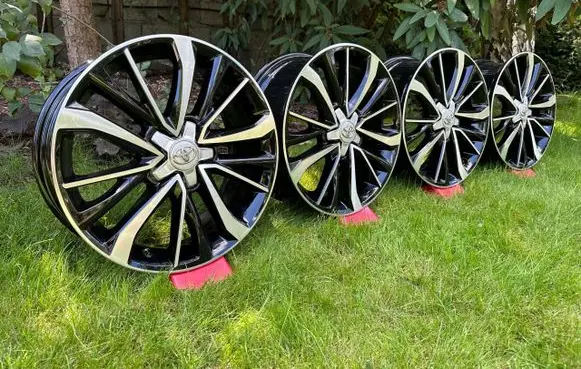 Toyota Auris E180 R17 alloy rim 