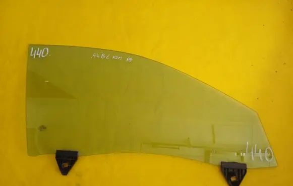 Audi A4 S4 B6 8E 8H Front door window glass four-door