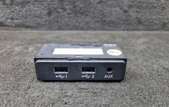 Audi Q7 4M USB socket connector 4M0035736A