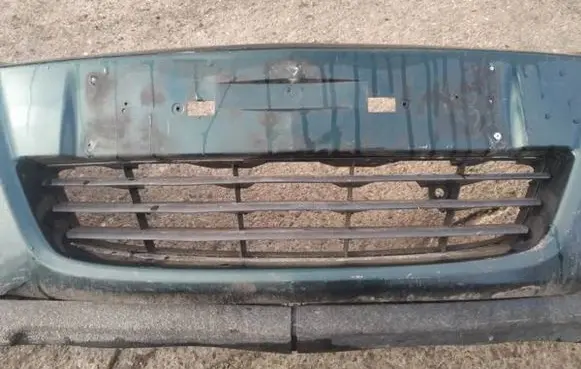 Opel Astra H Front bumper lower grill