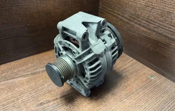Mercedes-Benz Sprinter W906 Generator/alternator 0124425077 A0124425077