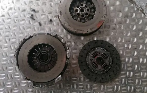 Nissan NV400 Clutch set kit 8201384826
