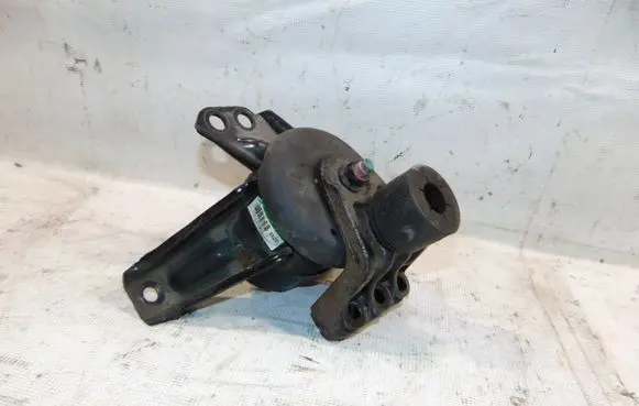 KIA Sportage Engine mount bracket 21810D9200 21815D9100 21820D3200