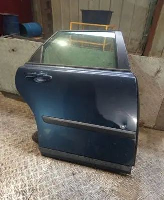 Volvo V50 Rear door
