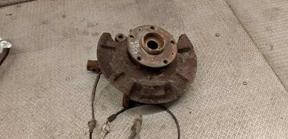 Suzuki SX4 Front wheel hub spindle knuckle 