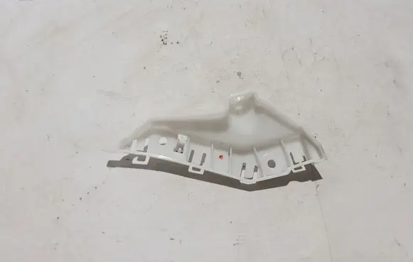 Renault Scenic E-Tech V Front bumper mounting bracket 622218140R
