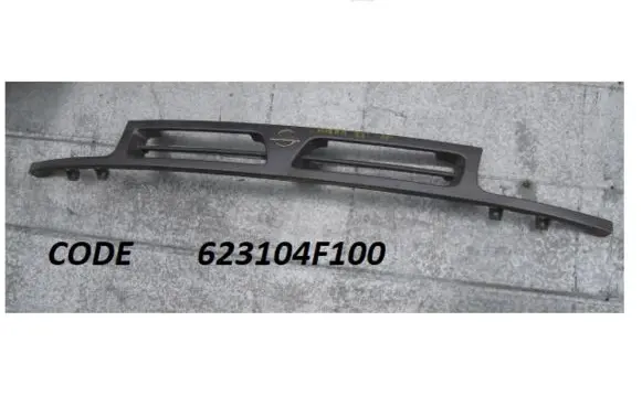Nissan Micra Front bumper upper radiator grill 623104F100