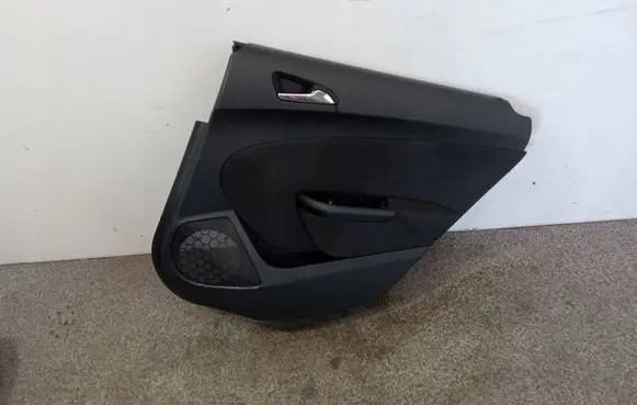 Opel Astra K Front door card panel trim