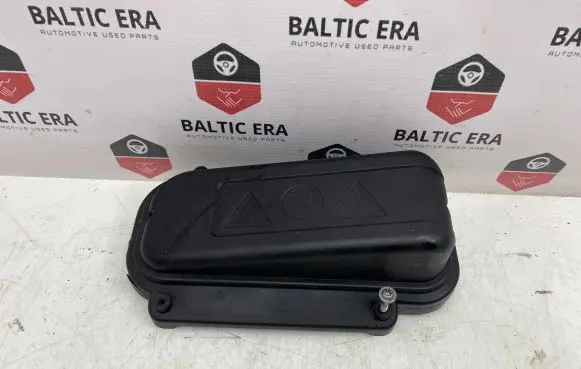 BMW 5 F10 F11 Fuse box cover 7555189 58650910