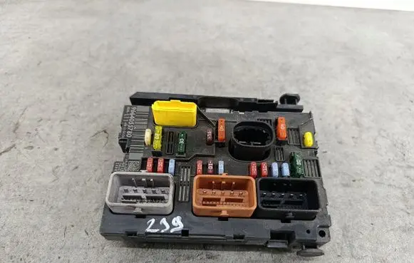 Peugeot 207 BSM Control unit 