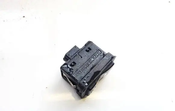 BMW 5 E39 Electric window control switch 8368974