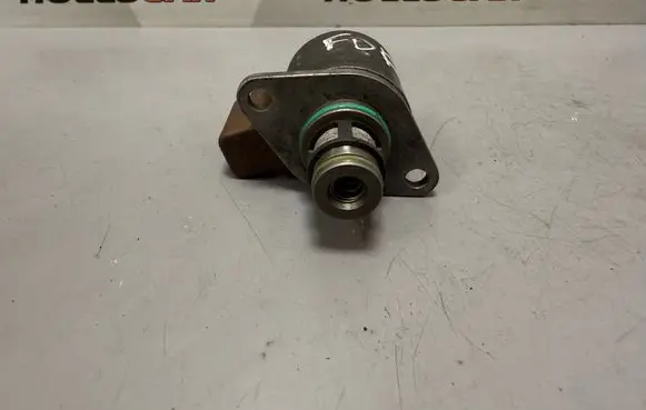 Ford Focus Fuel pressure regulator 2066B00050B01