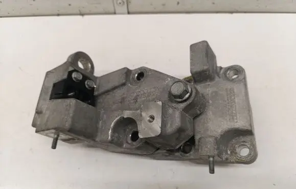 KIA Niro Engine mounting bracket