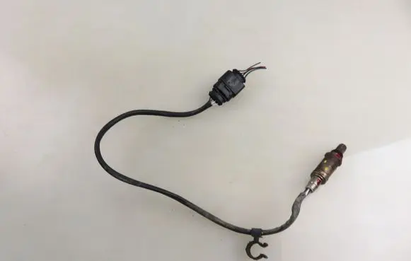 Volkswagen Golf IV Lambda probe sensor 058005143 06A906265P 058005144