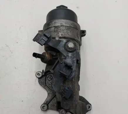 Oil filter mounting bracket