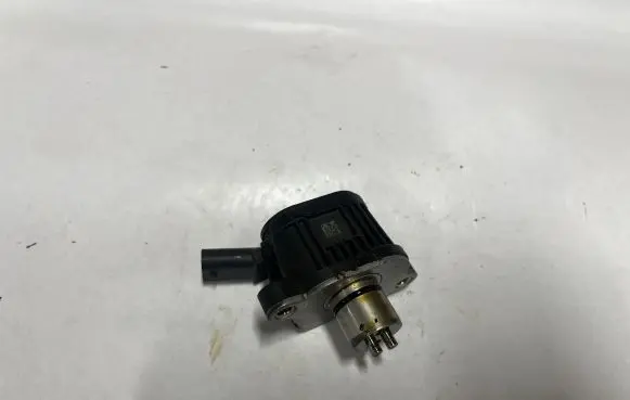 Seat Leon (5F) Electromagnetic valve 04E906048A
