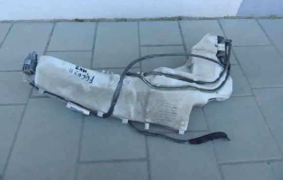 Ford Focus Windshield washer fluid reservoir/tank 4M5113K163