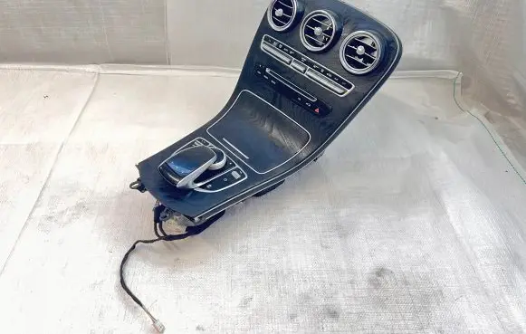 Mercedes-Benz C W205 Center console A2056801005Q3