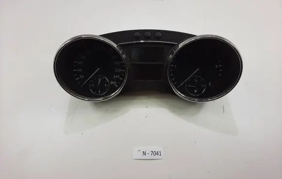 Mercedes-Benz R W251 Speedometer (instrument cluster) A2514406411