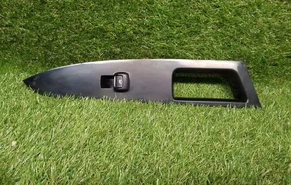 Ford Fusion II Front door window switch trim DS7314A563 DS7314A563B