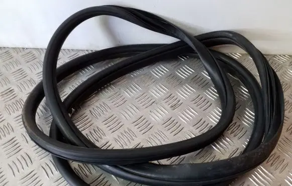 KIA Sorento Front door rubber seal