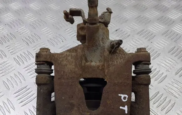 Ford Mondeo Mk III Rear brake caliper