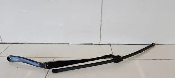 Mercedes-Benz E W212 Front wiper blade arm 3392125718 79536