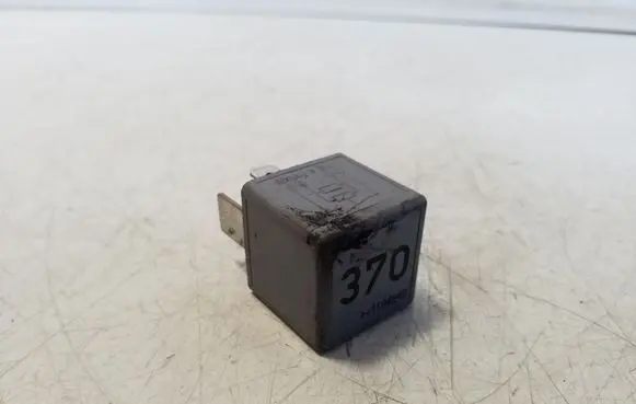 Audi A6 S6 C6 4F Other relay 8D0951253