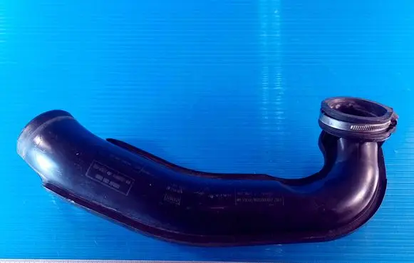 Ford Focus Air intake hose/pipe 7M519A673