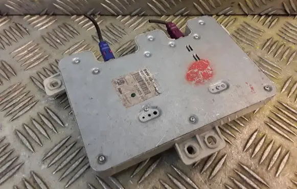 BMW 6 E63 E64 Aerial antenna amplifier 6957348