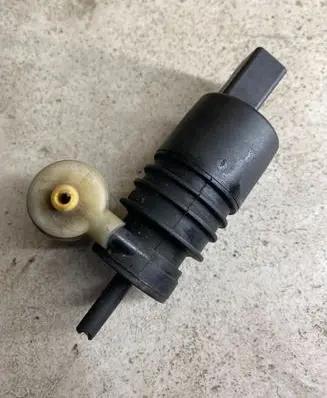 Audi A6 S6 C5 4B Windscreen/windshield washer pump 1J5955651
