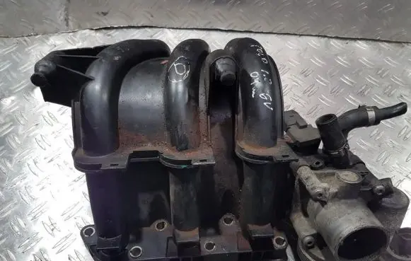 Volkswagen Polo Intake manifold