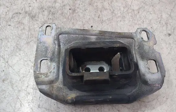 Peugeot 508 II Gearbox mount 9673768480
