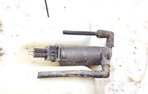 Ford Transit Windscreen/windshield washer pump