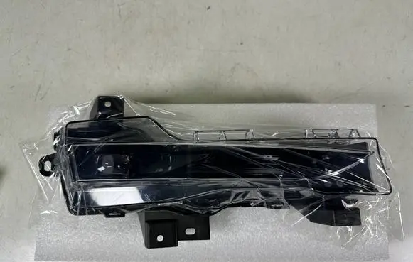 Tesla Model 3 Front fog light 162479800A DC522255A00016