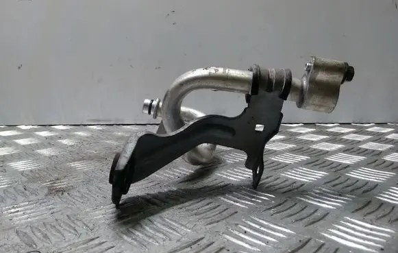 Air conditioning (A/C) pipe/hose