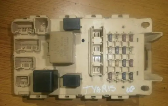 Toyota Yaris Fuse box set