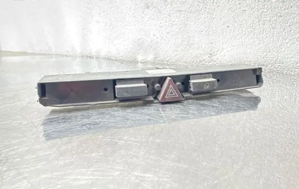 Opel Astra H Hazard light switch 13100105