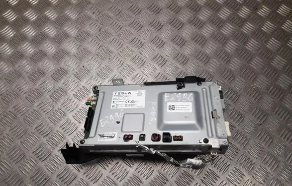 Tesla Model 3 Engine control unit/module 156678601E