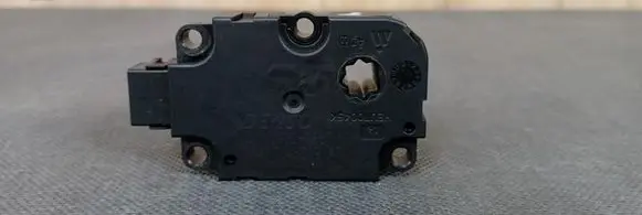 Mercedes-Benz A W176 A/C air flow flap actuator/motor CZ1139300857