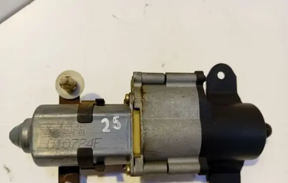 Chrysler Grand Voyager IV Sliding door motor U10724F