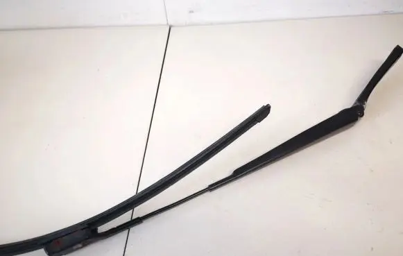 Volkswagen Golf V Front wiper blade arm 1q1955409