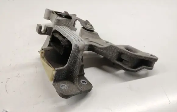 Mercedes-Benz Vito Viano W447 Engine mount bracket A4472411200