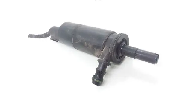 Volkswagen Golf V Headlight washer pump 3B7955681