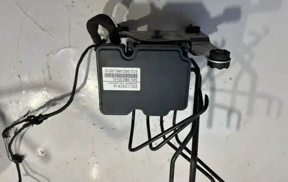 BMW 5 F10 F11 ABS Pump 6881305 6881306
