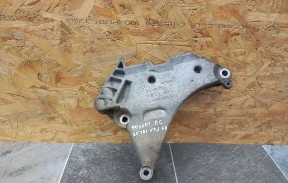 Volkswagen PASSAT B6 Engine mounting bracket 03L199207