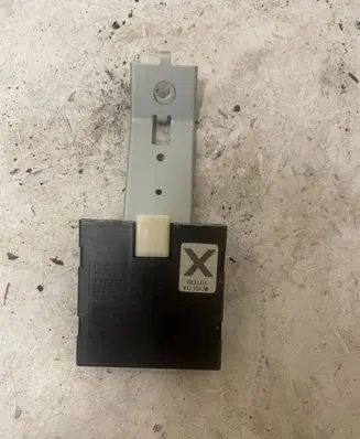 Nissan Juke I F15 Keyless (KESSY) go control unit/module WC1G171A 107DB
