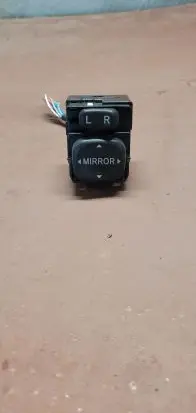 Toyota Corolla Verso E121 Wing mirror switch